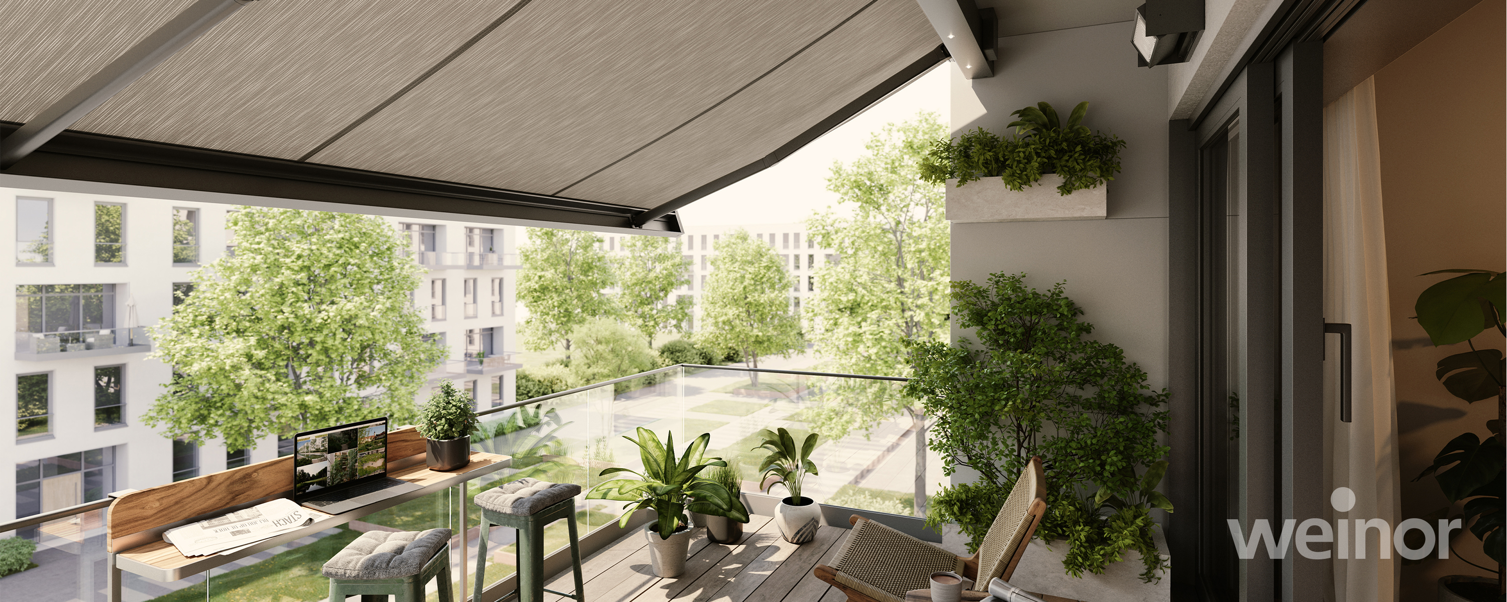 Blick von innen auf Terrasse mit ausgefahrener Markise - Semina life